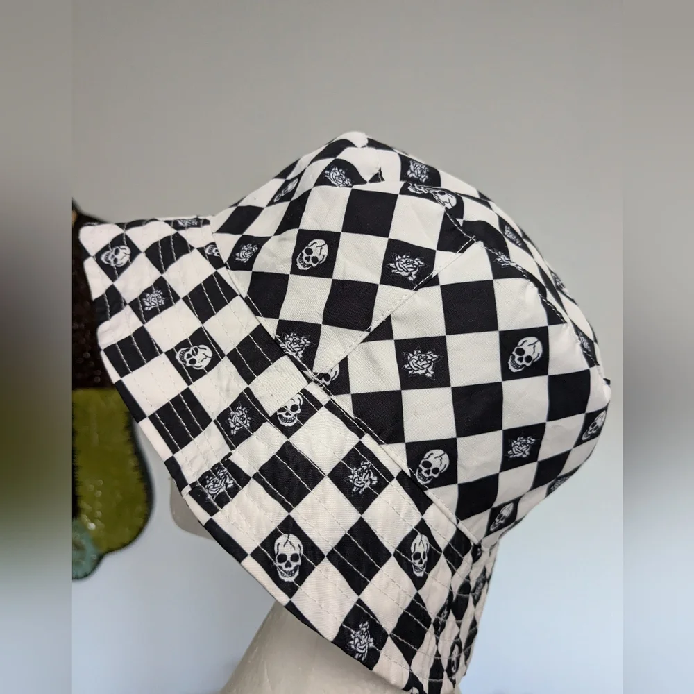 Ed Hardy - Picture 2 of 6